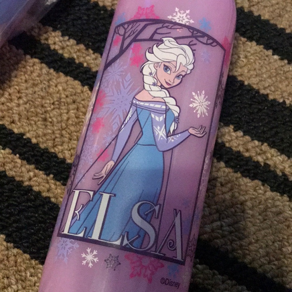 Tupperware Disney Elsa💟 - Picture 2 of 4